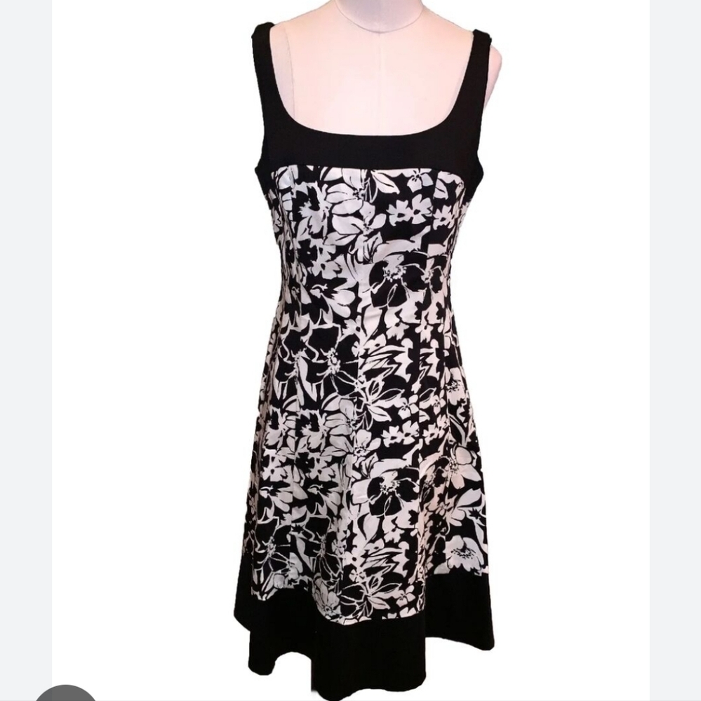 NWT CHAPS Black and White Floral A-line Scoop Neck Sleeveless Dress- 10